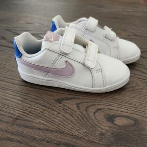 Size 9 Nike Court Royale Sneakers